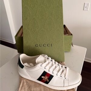 Gucci White Sneakers with Green and Red Stripes